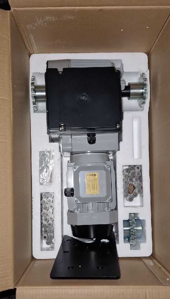 motor electric aerisire la coama solarului